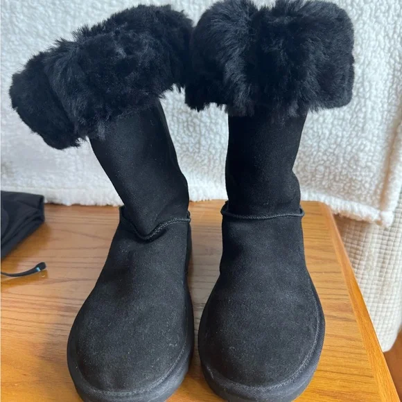 Koolaburra Black Fur-Lined Footwear - Picture 4 of 7